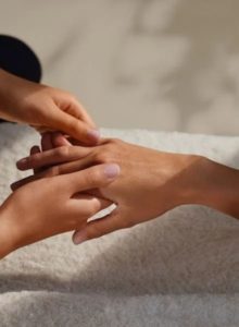 Applicazione Classica e Aromatouch Tecniche dōTERRA® 384db9e54f4ae49f56cafe3e6de66213